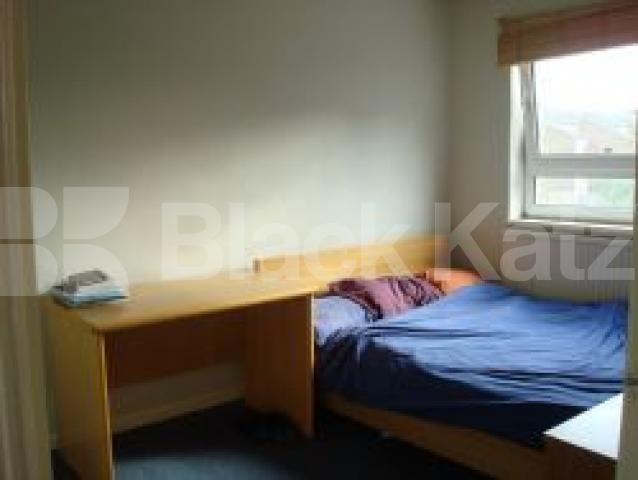 			4 Bedroom, 1 bath, 1 reception Terraced House			 Tansley Close, HOLLOWAY N7